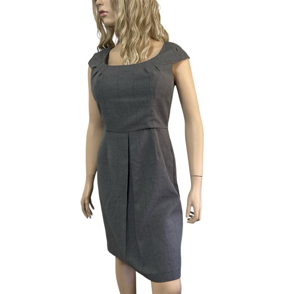 k petite Dresses & Skirts - K Petite Grey Windowpane Plaid Sheath Dress - Size 8P